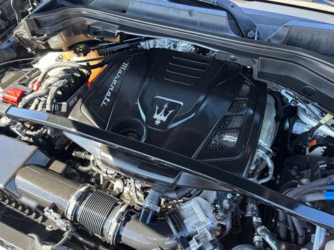 Used 2023 Maserati Grecale GT image 37