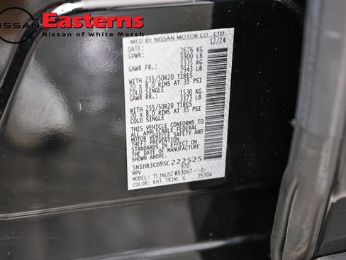 Used 2025 Nissan Pathfinder SL w/ SL Premium Package AWD/4WD image 38
