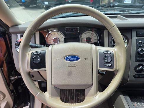 Used 2011 Ford Expedition XLT AWD/4WD image 9