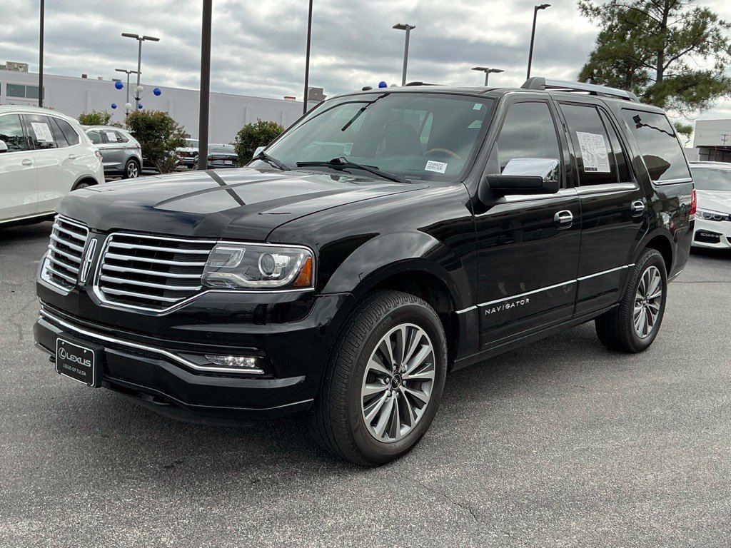 Used 2017 Lincoln Navigator Select AWD/4WD image 7