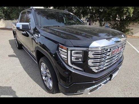 Used 2024 GMC Sierra 1500 Denali w/ Denali Reserve Package AWD/4WD image 2