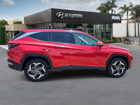 Certified 2023 Hyundai Tucson Limited AWD/4WD image 2