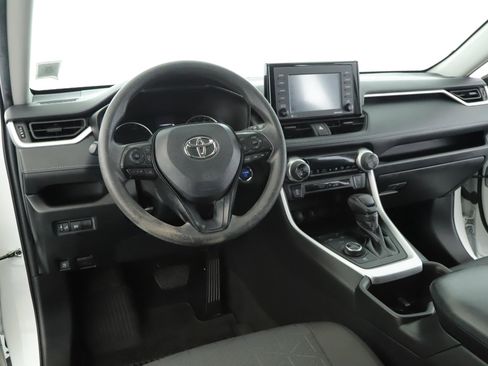 Used 2022 Toyota RAV4 XLE image 2