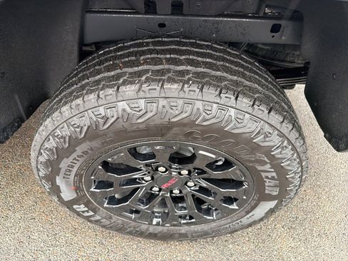 Used 2026 GMC Canyon Elevation w/ Convenience Package image 11