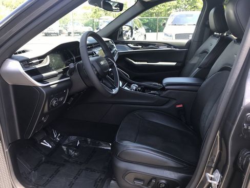 Used 2022 Jeep Grand Cherokee Trailhawk AWD/4WD image 11