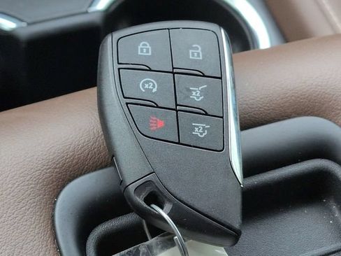 Used 2024 Chevrolet Suburban High Country w/ Advanced Technology Package AWD/4WD image 39