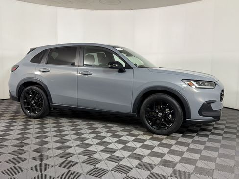 Used 2025 Honda HR-V Sport image 6