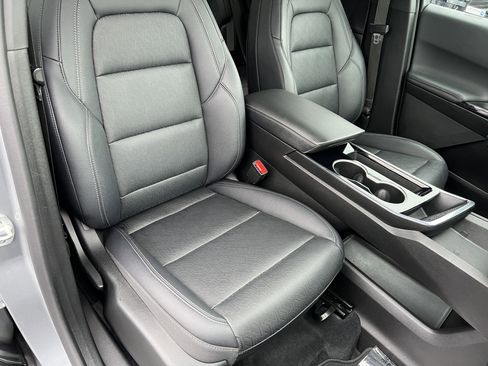 Used 2025 Chevrolet Equinox LT w/ Convenience Package II image 24