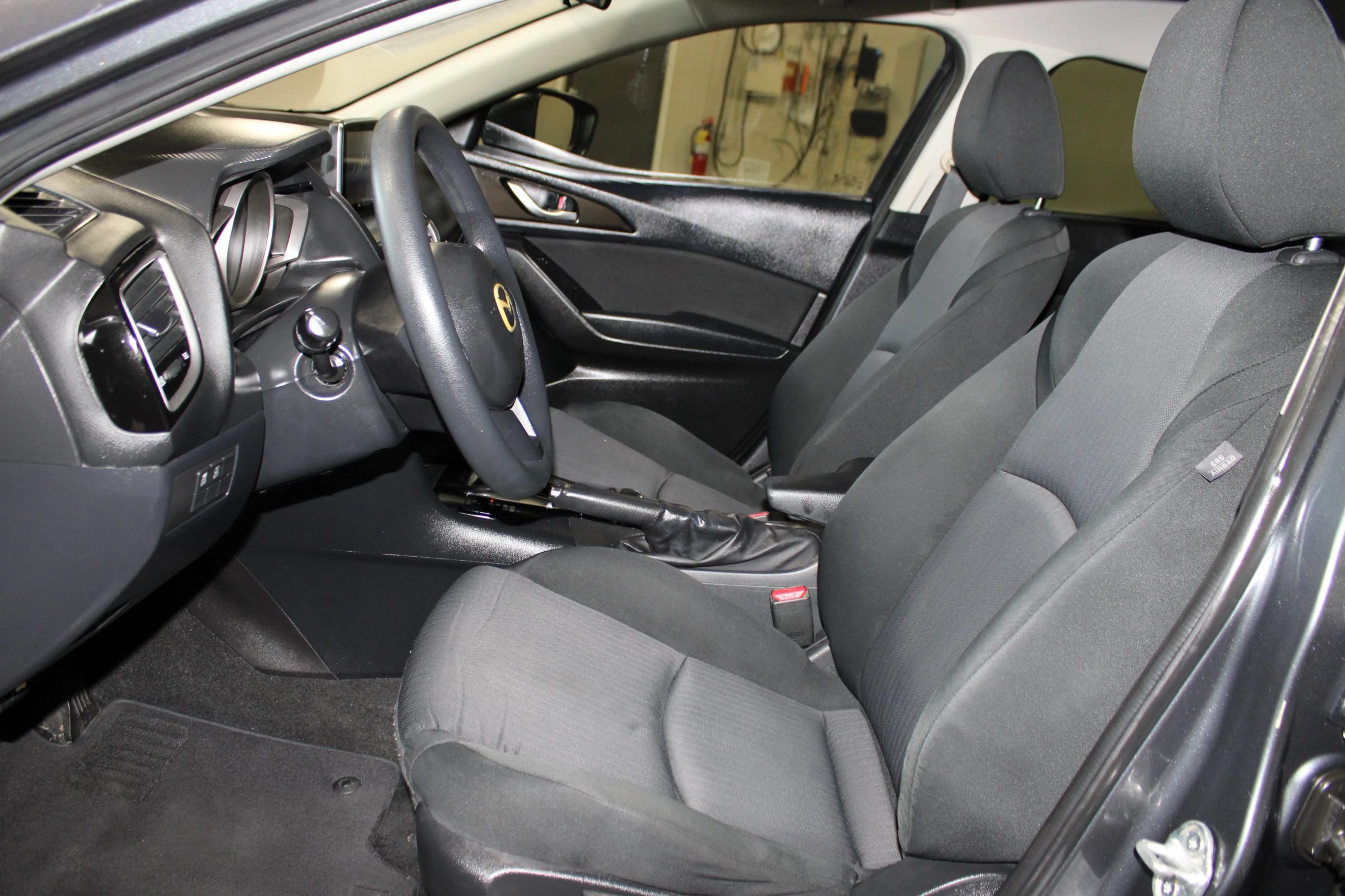 Used 2015 MAZDA MAZDA3 i Sport FWD image 26