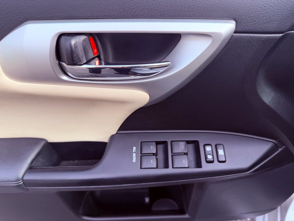 Used 2011 Lexus CT 200h Premium w/ Premium Audio Pkg FWD image 18