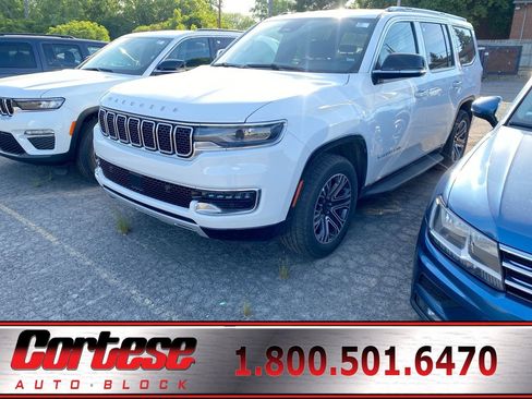 Used 2024 Jeep Wagoneer Series II AWD/4WD image 1