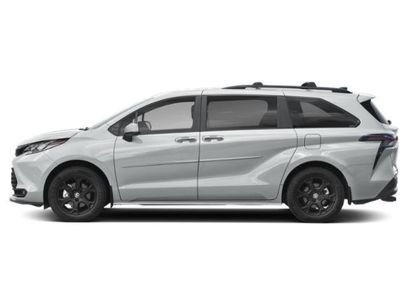 New 2026 Toyota Sienna XLE Woodland Edition