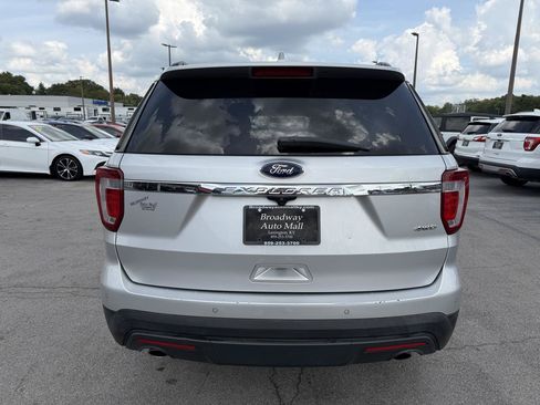 Used 2017 Ford Explorer 4WD image 4