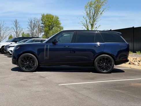 Used 2023 Land Rover Range Rover Long Wheelbase SE image 9