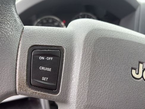 Used 2007 Jeep Grand Cherokee Laredo AWD/4WD image 14