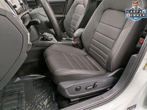 Used 2024 Volkswagen Jetta SE w/ Black Wheel Package image 11