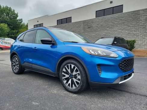 Used 2020 Ford Escape SE Sport FWD image 3