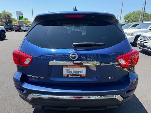 Used 2020 Nissan Pathfinder SL FWD image 4