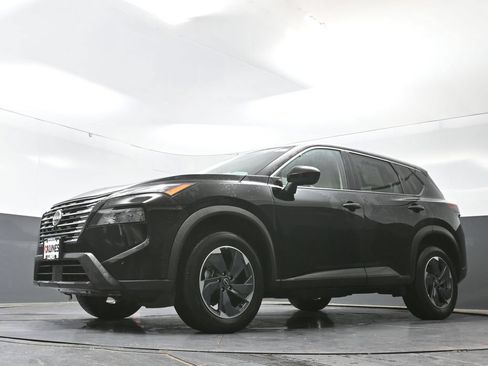 Used 2025 Nissan Rogue SV FWD image 52