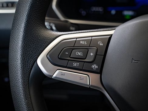 Used 2022 Volkswagen Tiguan S image 23