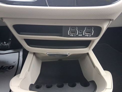 Used 2021 Chrysler Voyager LX image 24