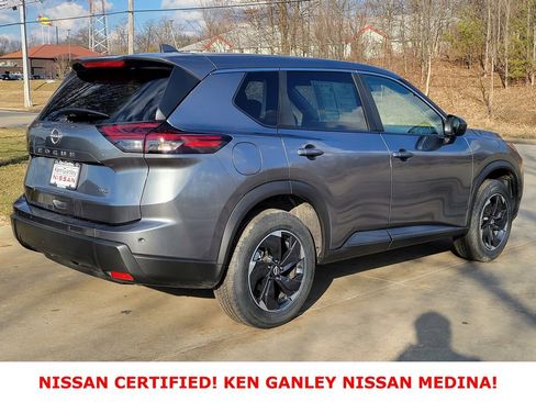 Certified 2025 Nissan Rogue SV image 3