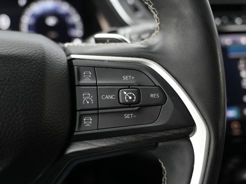 Used 2023 Jeep Grand Cherokee L Limited w/ Luxury Tech Group II image 44