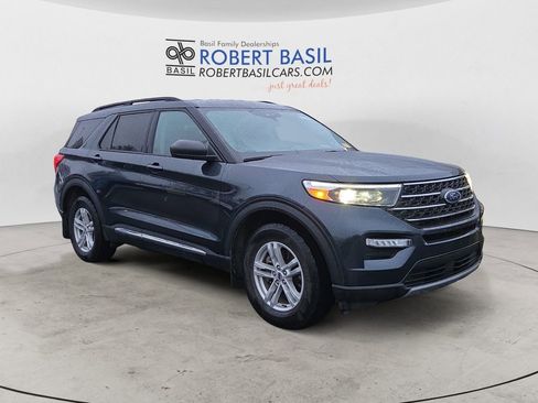 Used 2022 Ford Explorer XLT w/ Equipment Group 202A image 7