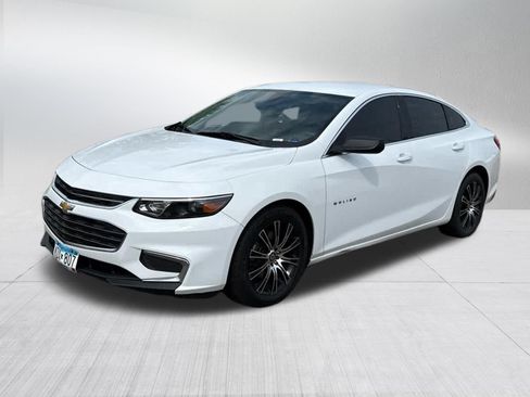 Used 2018 Chevrolet Malibu LS w/ LPO, Convenience Package 1 FWD image 9