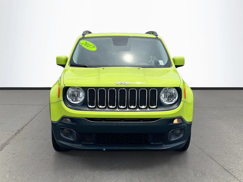 Used 2017 Jeep Renegade Latitude w/ Popular Equipment Group FWD image 2