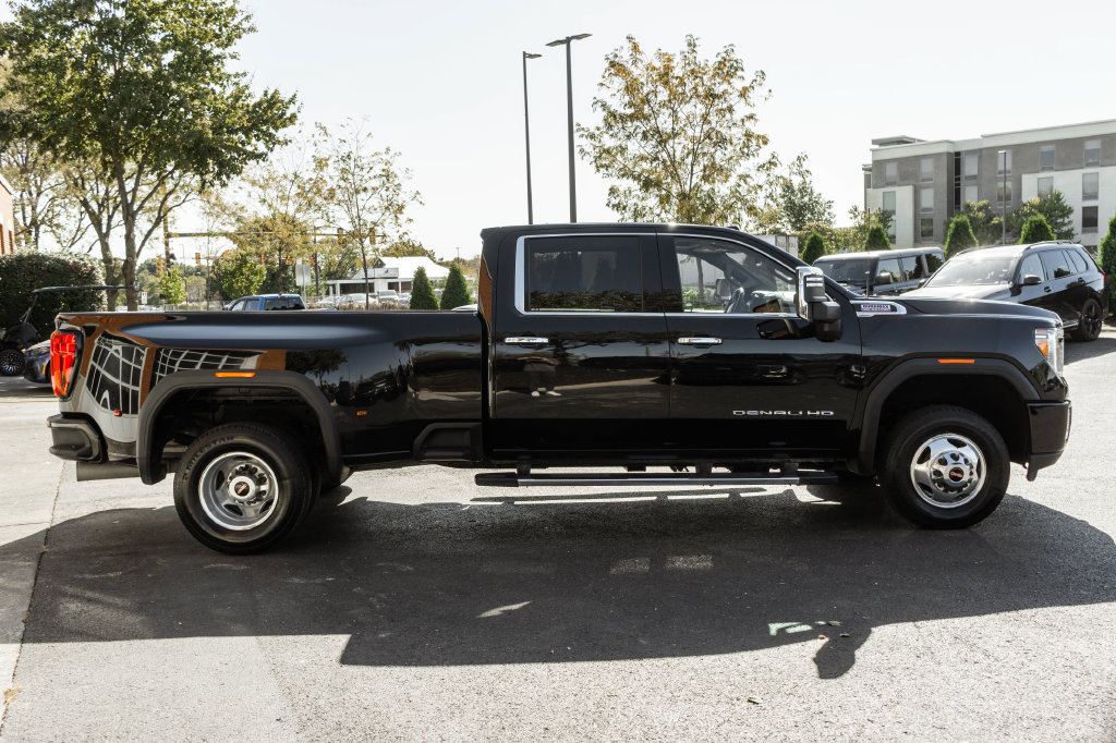 Used 2023 GMC Sierra 3500 Denali AWD/4WD image 3