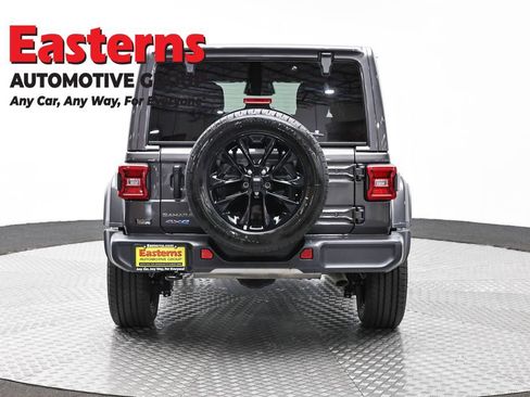 Used 2025 Jeep Wrangler Unlimited Sahara image 6