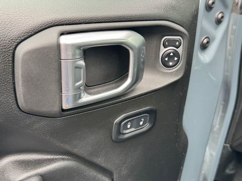 Used 2024 Jeep Wrangler Unlimited AWD/4WD image 10