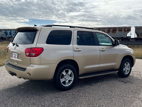 Used 2010 Toyota Sequoia SR5 image 5