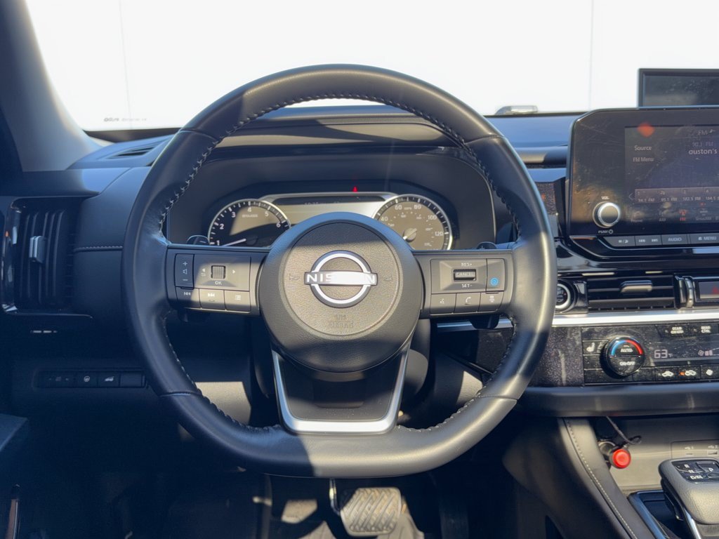 Used 2024 Nissan Pathfinder SV w/ SV Premium Package FWD image 10