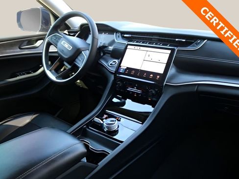 Used 2024 Jeep Grand Cherokee Limited image 19