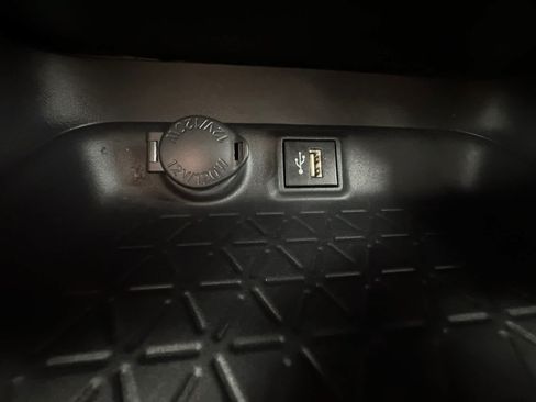 Used 2024 Toyota RAV4 XLE AWD/4WD image 27