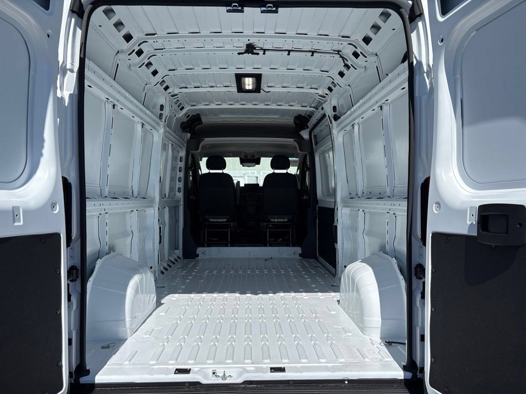 New 2026 RAM ProMaster 2500 w/ Quick Order Package 22G SLT FWD image 12