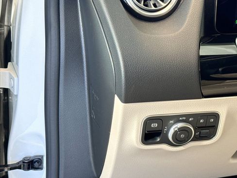 New 2026 Mercedes-Benz GLA 250 4MATIC image 10