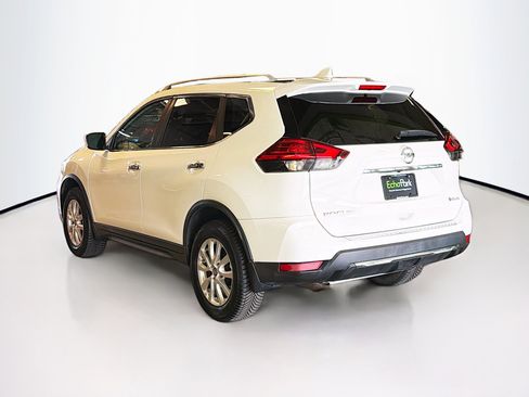 Used 2017 Nissan Rogue SV image 5
