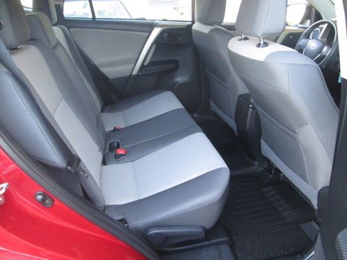 Used 2015 Toyota RAV4 LE AWD/4WD image 12