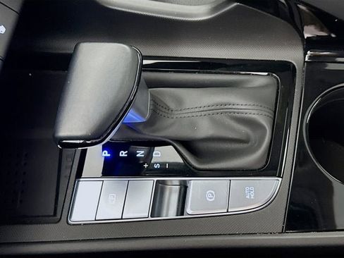Used 2023 Hyundai Elantra Limited image 17