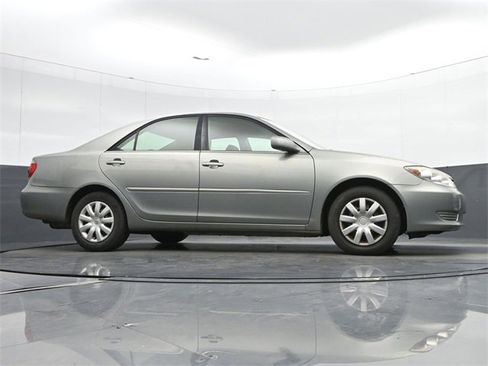 Used 2005 Toyota Camry LE image 11