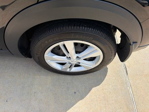 Used 2025 Nissan Kicks Play S FWD image 9