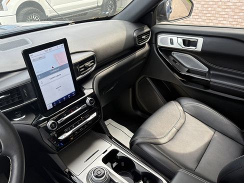 Used 2022 Ford Explorer ST w/ ST Street Pack image 20