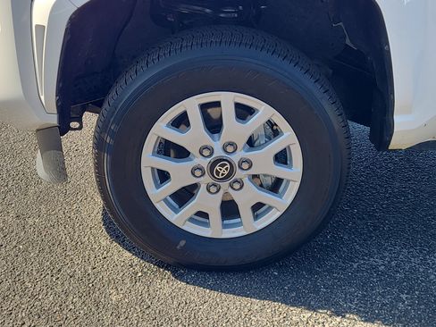 Used 2024 Toyota Tacoma SR image 10