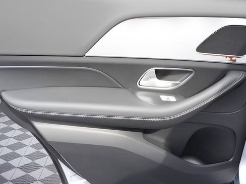 New 2025 Mercedes-Benz GLE 450 4MATIC image 34