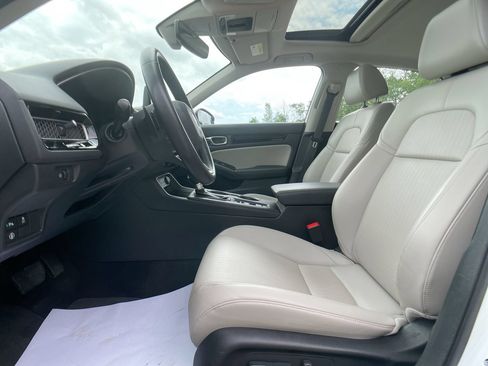 Used 2022 Honda Civic Touring image 12