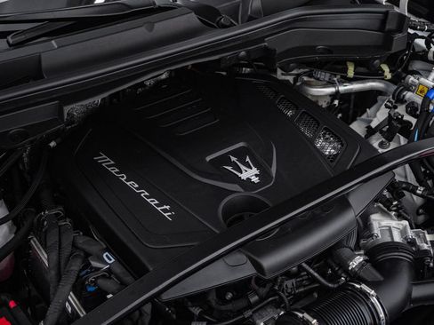 Used 2025 Maserati Grecale GT AWD/4WD image 28
