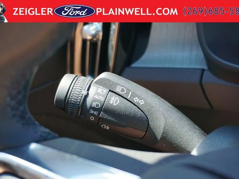 Used 2024 Volvo XC40 B5 Core AWD/4WD image 30